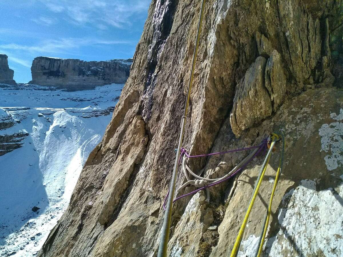 Grande voie d'escalade montagne dans les Hautes-Pyrénées