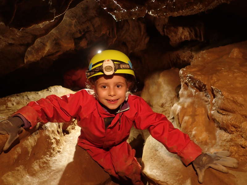 Découverte spéléologie enfants Pyrénées