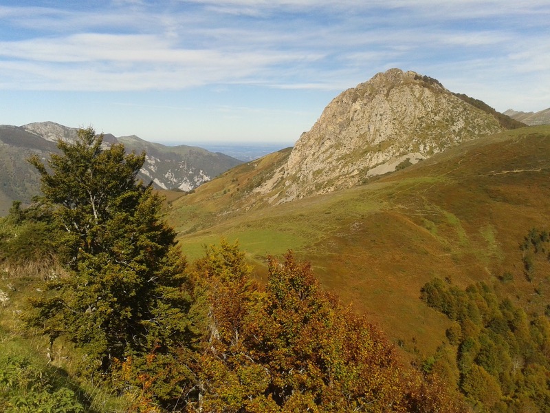 Randonnée guidée forestière et en crêtes en Val d'Azun